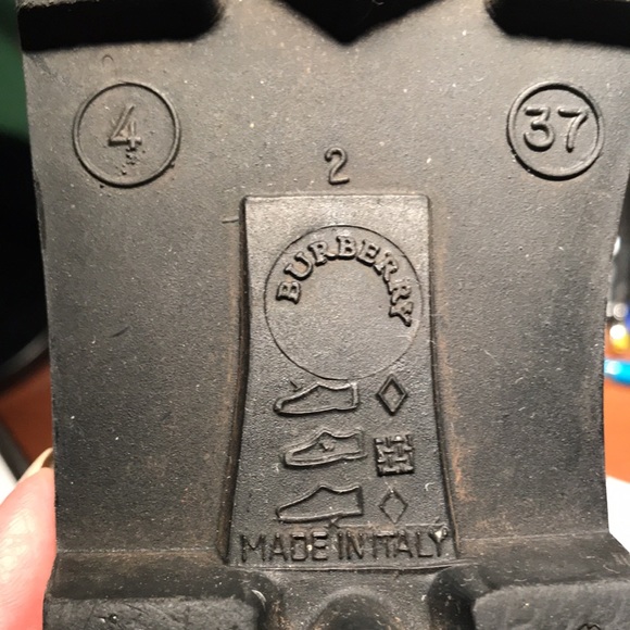 BURBERRY rain boots in excellent condition - Picture 14 of 17